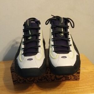 New Men's Nike Black and Purple Low-Top Sneakers Size 11
